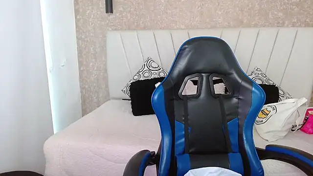 AliceSmity  online show from 04-09-26, 11:49