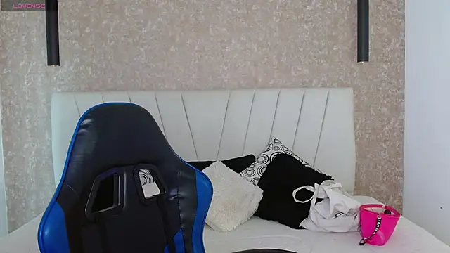 AliceSmity  online show from 04-07-26, 11:56