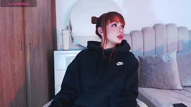 GiaStonne online show from 11-13-25, 05:33