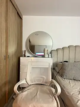 GiaStonne online show from 11-19-25, 03:06