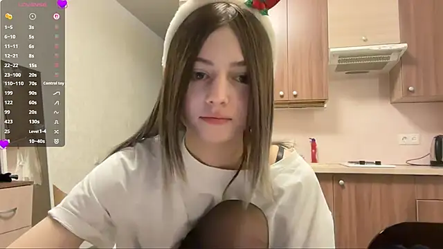 AidaGloshen online show from 12-22-25, 04:40