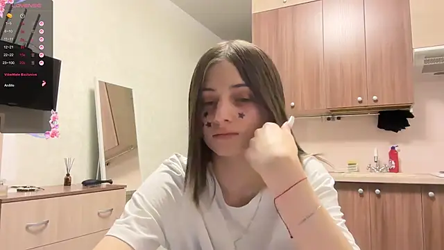 AidaGloshen online show from 01-15-26, 03:04