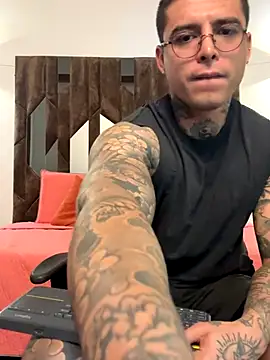 MATEO DILUCA online show from 11-17-25, 10:08