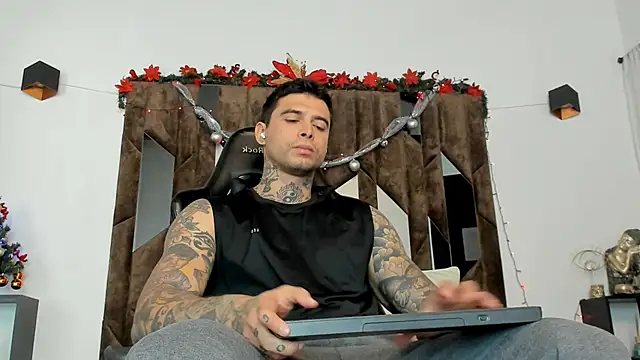 MATEO DILUCA online show from 12-23-25, 10:25