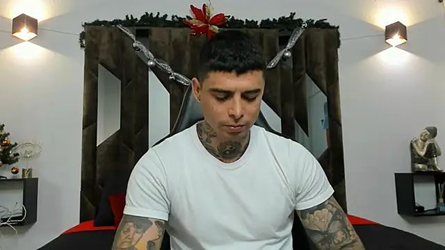 MATEO DILUCA online show from 12-04-25, 04:06