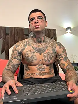 MATEO DILUCA online show from 11-18-25, 10:18