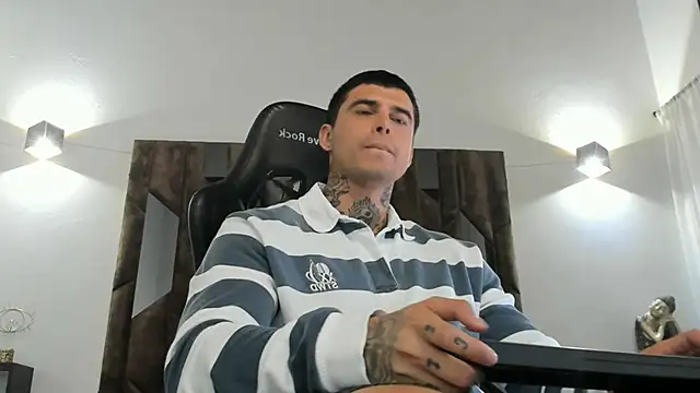 MATEO DILUCA online show from 11-28-25, 07:25