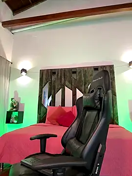 MATEO DILUCA online show from 11-07-25, 05:17