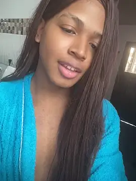 Snapshot of cherxyl_royal chatting on 04-29-26, 08:26 cherxyl royal online show from 04-29-26, 08:26