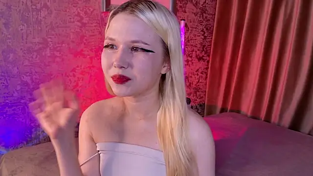 Snapshot of VivieSunn chatting on 05-26-26, 02:48 VivieSunn online show from 05-26-26, 02:48