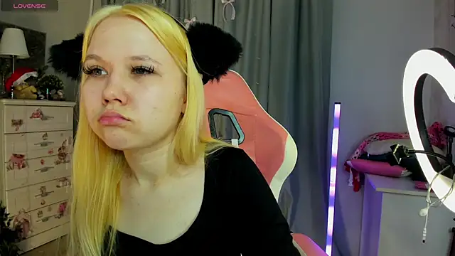 Snapshot of VivieSunn chatting on 02-09-26, 03:37 VivieSunn online show from 02-09-26, 03:37