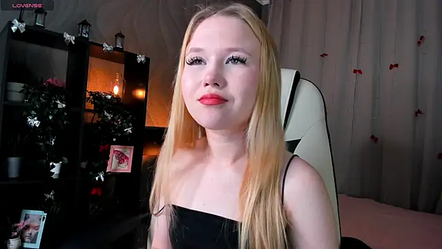 Snapshot of VivieSunn chatting on 02-05-26, 03:35 VivieSunn online show from 02-05-26, 03:35