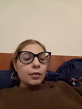 sweetbabygirlforyou online show from 04-15-26, 04:00