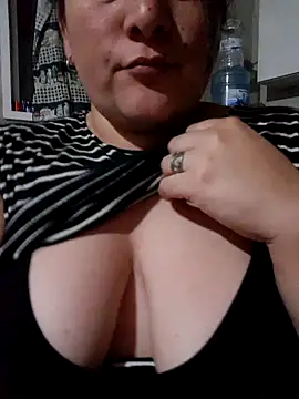 Clara Arg online show from 11-23-25, 02:10