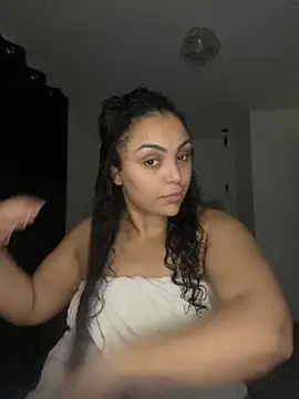 CaramelCarmenxox online show from 12-04-25, 10:20