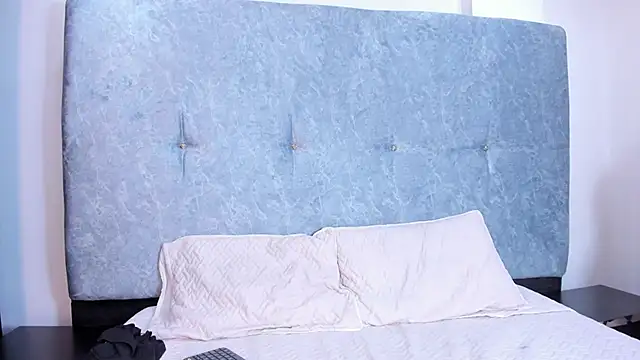 Snapshot of Catalina_Bonnet chatting on 10-29-25, 03:38 Catalina Bonnet online show from 10-29-25, 03:38