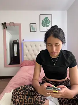 BIJOU SECRET online show from 04-09-26, 06:58