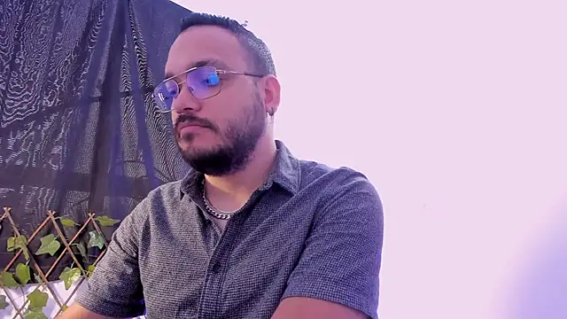 Snapshot of MarkWolfe1 chatting on 10-27-25, 07:15 MarkWolfe1 online show from 10-27-25, 07:15