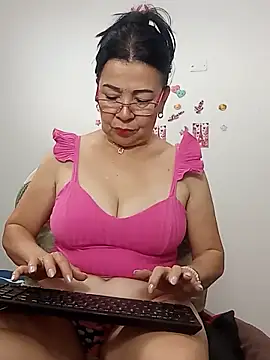 laliItaclark online show from 06-03-26, 02:29