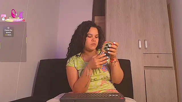 Kesha rosse  online show from 02-25-26, 05:18