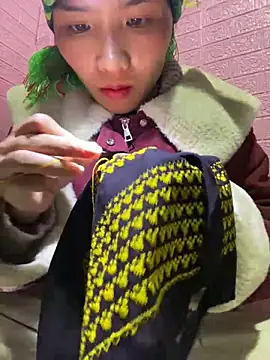 Snapshot of Yunzang chatting on 02-15-26, 12:15 Yunzang online show from 02-15-26, 12:15