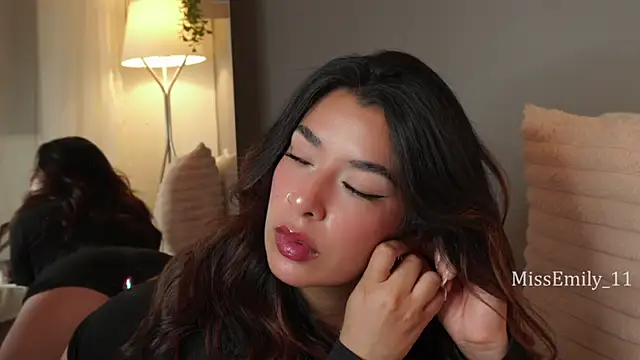 Missemily 11 online show from 03-30-26, 10:17