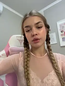 Snapshot of JenniNellson chatting on 11-20-25, 05:02 JenniNellson online show from 11-20-25, 05:02