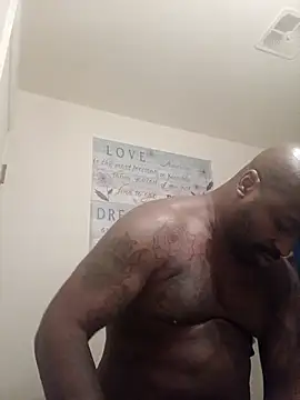 Snapshot of EggplantMonster4 chatting on 02-08-26, 08:34 EggplantMonster4 online show from 02-08-26, 08:34