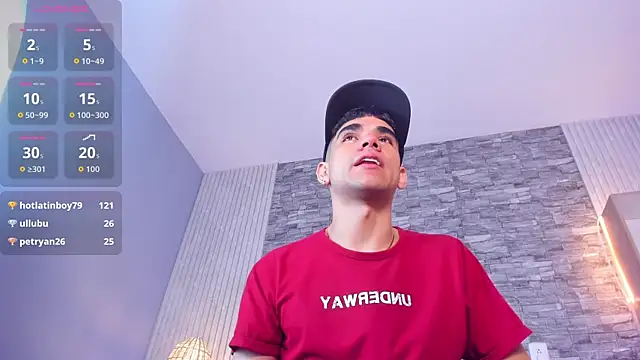 Snapshot of zack_joness18 chatting on 11-06-25, 03:32 zack joness18 online show from 11-06-25, 03:32