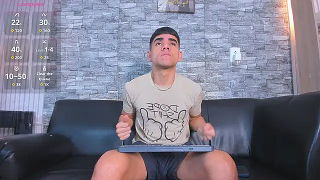 Snapshot of zack_joness18 chatting on 11-08-25, 03:32 zack joness18 online show from 11-08-25, 03:32