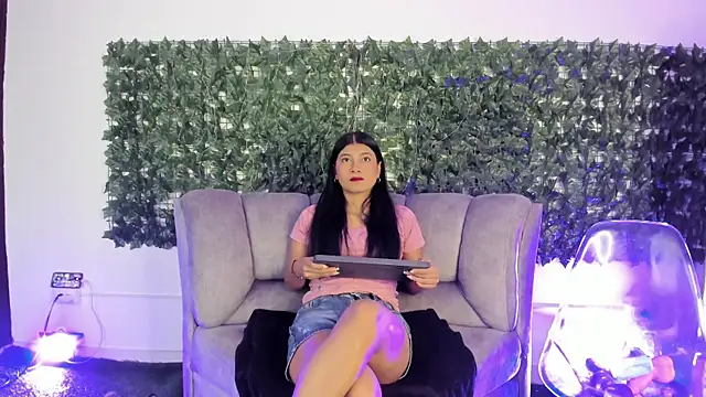 YeseniaRodriguez3 online show from 07-06-26, 12:56