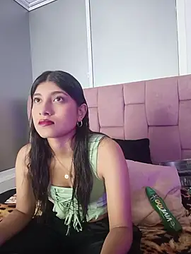 YeseniaRodriguez3 online show from 06-20-26, 12:43