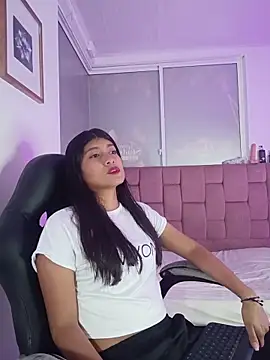 Snapshot of YeseniaRodriguez3 chatting on 05-05-26, 12:30 YeseniaRodriguez3 online show from 05-05-26, 12:30