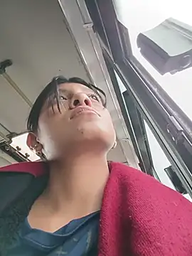 YeseniaRodriguez3 online show from 11-05-25, 09:07