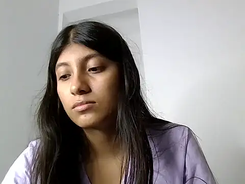 YeseniaRodriguez3 online show from 02-12-26, 08:30