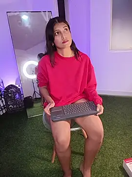 YeseniaRodriguez3 online show from 10-29-25, 12:09