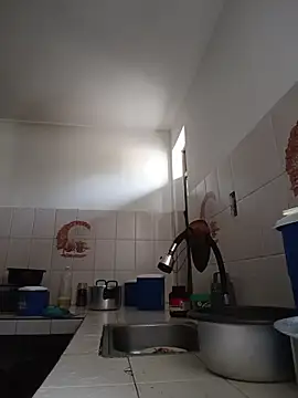 YeseniaRodriguez3 online show from 10-28-25, 12:04