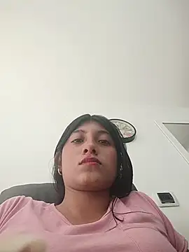 YeseniaRodriguez3 online show from 12-16-25, 05:06