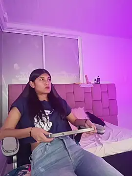Snapshot of YeseniaRodriguez3 chatting on 05-08-26, 12:31 YeseniaRodriguez3 online show from 05-08-26, 12:31