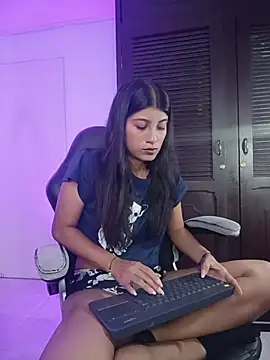 Snapshot of YeseniaRodriguez3 chatting on 05-28-26, 12:55 YeseniaRodriguez3 online show from 05-28-26, 12:55