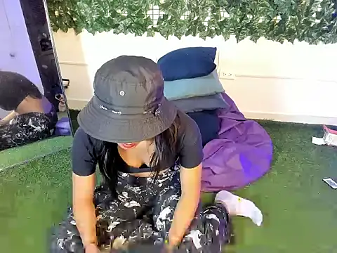 YeseniaRodriguez3 online show from 03-14-26, 01:28