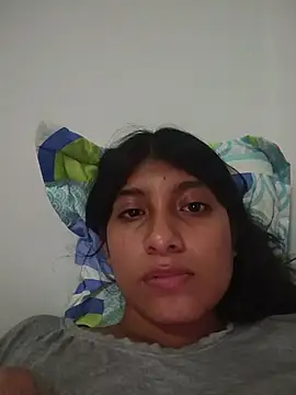 YeseniaRodriguez3 online show from 04-09-26, 01:07