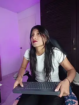 Snapshot of YeseniaRodriguez3 chatting on 04-20-26, 12:41 YeseniaRodriguez3 online show from 04-20-26, 12:41