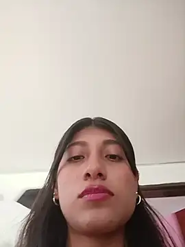 YeseniaRodriguez3 online show from 10-30-25, 05:32