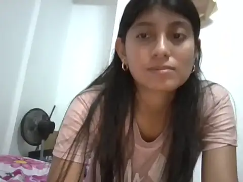 YeseniaRodriguez3 online show from 03-10-26, 12:25