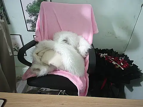 HellenChan online show from 01-06-26, 02:48