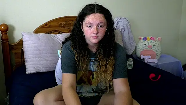 Snapshot of sugasunny04 chatting on 04-10-26, 05:53 sugasunny04 online show from 04-10-26, 05:53