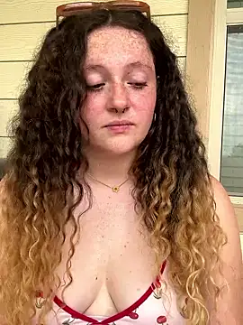 Snapshot of sugasunny04 chatting on 02-19-26, 08:28 sugasunny04 online show from 02-19-26, 08:28