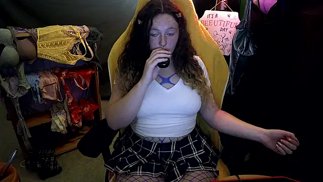 Snapshot of sugasunny04 chatting on 01-17-26, 05:44 sugasunny04 online show from 01-17-26, 05:44