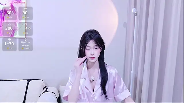 xiaoxi---n online show from 11-18-25, 10:18